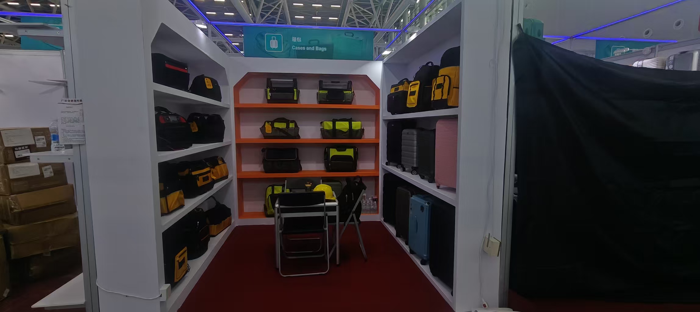 Notre entreprise présente avec succès ses capacités de fabrication de sacs à outils professionnels à la Foire de Canton de l'automne 2025